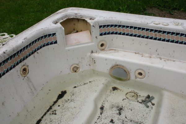 Hot Tub Removal in Woodinville