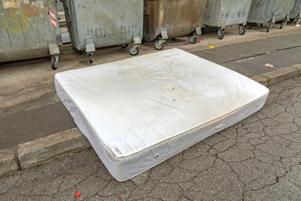 Box Spring Disposal in Woodinville