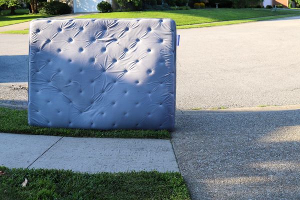 Mattress Removal Service in Woodinville